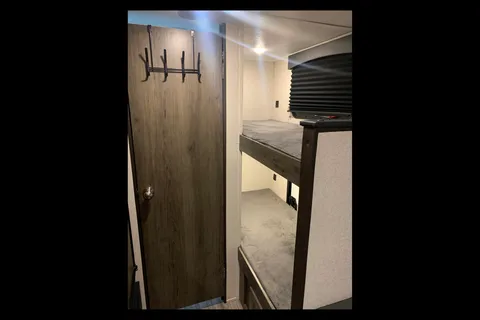 Kelsey's Viking 17BH  Travel Trailer