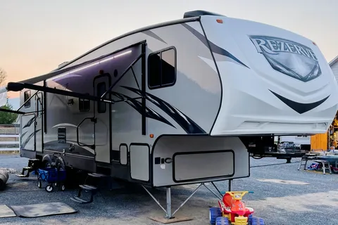 Steve & Candis Rezerve Fifth Wheel Bunkhouse