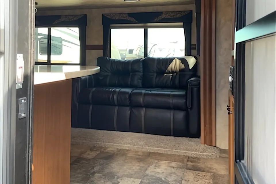 Lorah's Maple Country Crossroads Travel Trailer