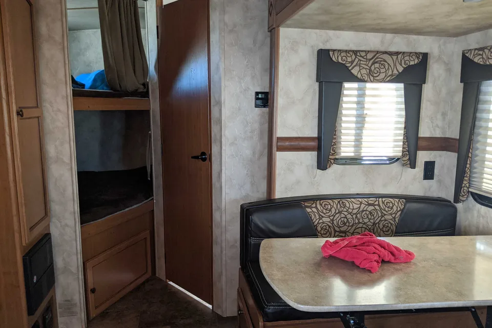 Lorah's Maple Country Crossroads Travel Trailer