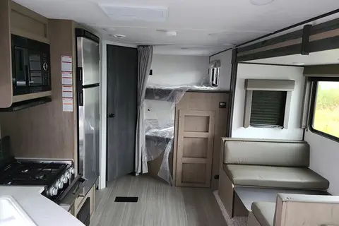 Lakeside’s Getaway *NEW* 2021 Hideout 