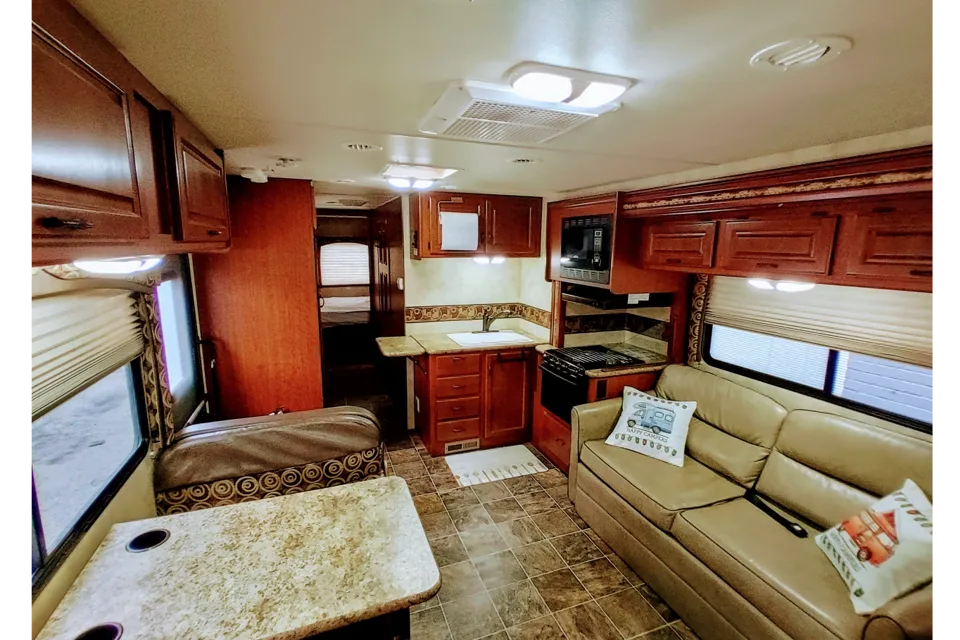 Lea's Thor Motor Coach 31G Class A