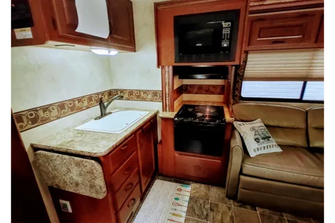 Lea's Thor Motor Coach 31G Class A