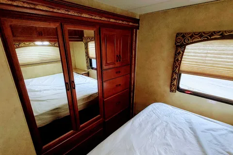 Lea's Thor Motor Coach 31G Class A