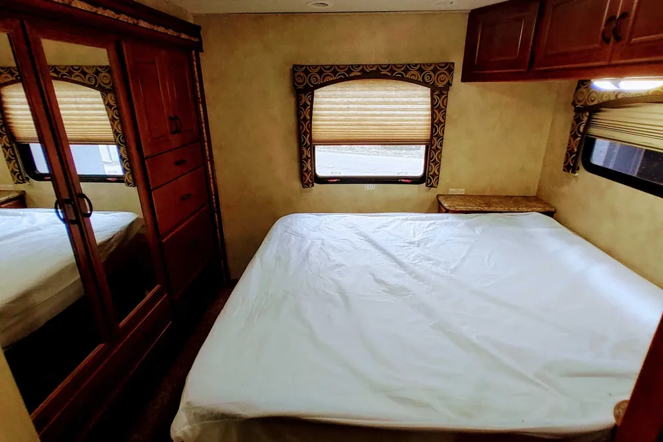 Lea's Thor Motor Coach 31G Class A