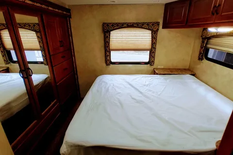 Lea's Thor Motor Coach 31G Class A