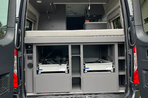 La Sunset Mercedes Sprinter 2022