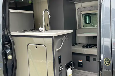 La Sunset Mercedes Sprinter 2022