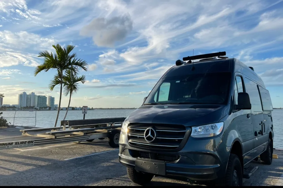 La Sunset Mercedes Sprinter 2022