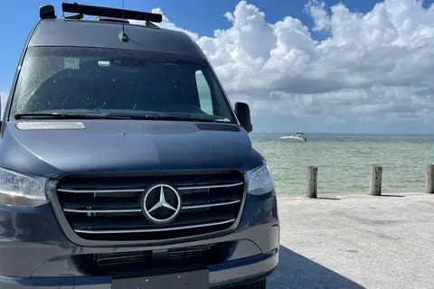 La Sunset Mercedes Sprinter 2022