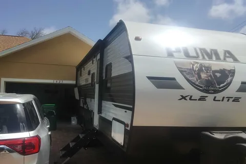 James's Palomino Puma 27 rbqc Travel Trailer