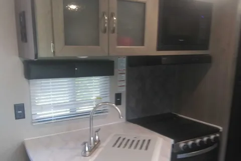 James's Palomino Puma 27 rbqc Travel Trailer