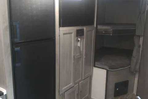James's Palomino Puma 27 rbqc Travel Trailer