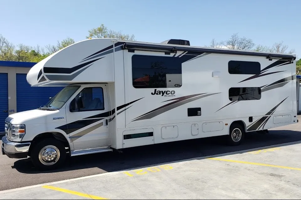 "Adventure Seeker" Sleeps Up to 10.  125 Miles Included!