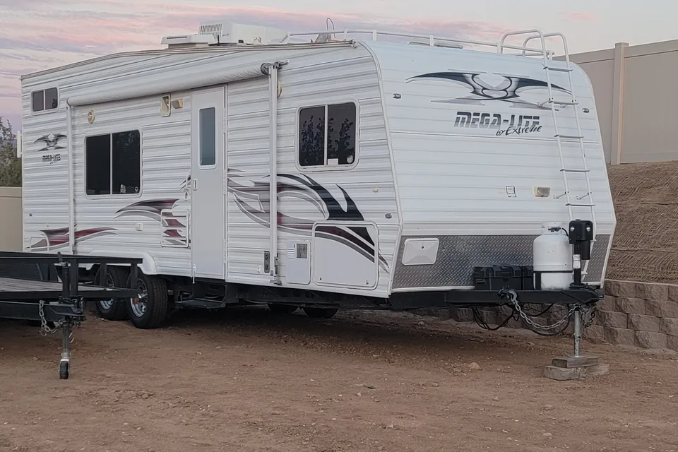 D&S Mega lite Extreme  Toy Hauler