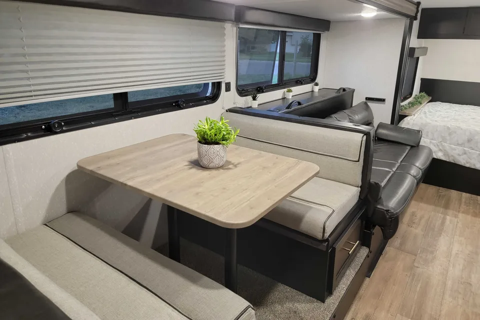 Adventure-Ready SUV Towable Trailer – Sleeps 7!