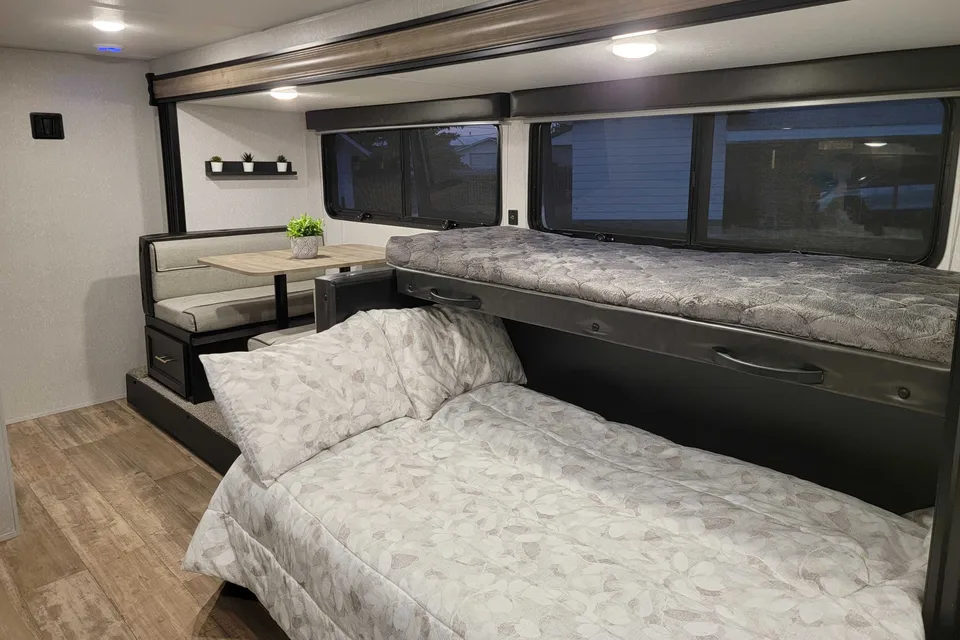 Adventure-Ready SUV Towable Trailer – Sleeps 7!
