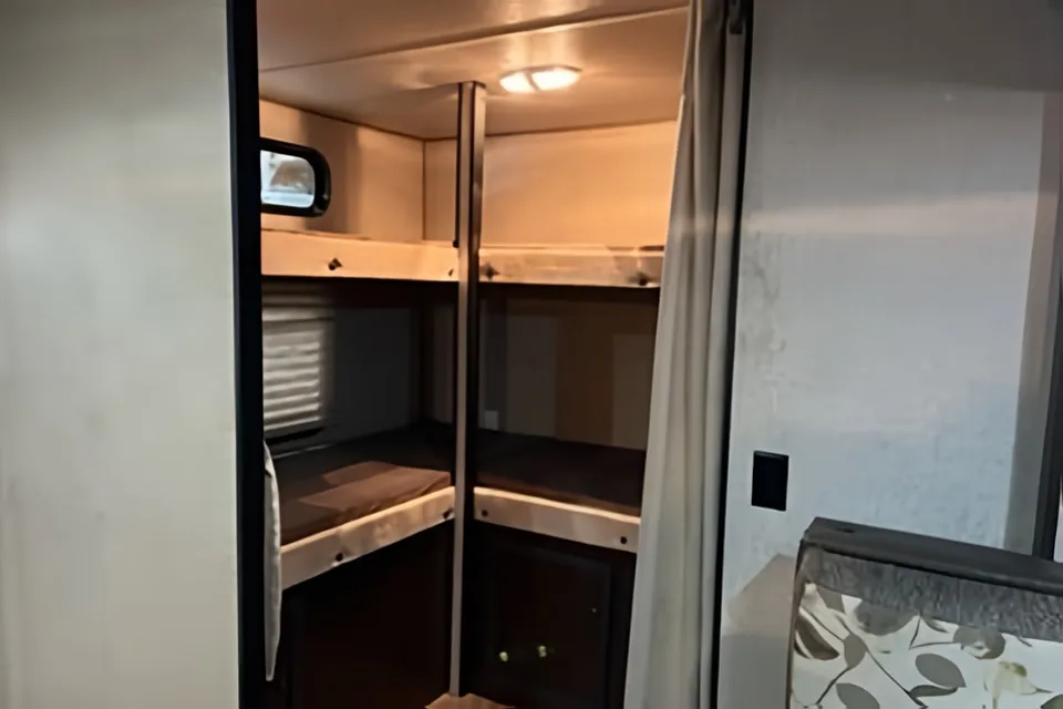 Forest River Cherokee Grey Wolf 29VT Travel Trailer