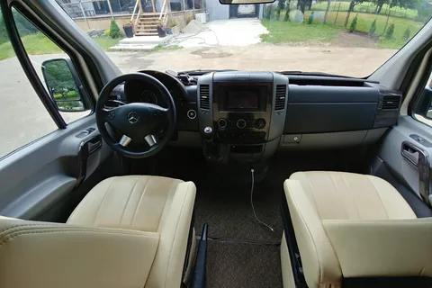 Andrew's Roadtrek SS Agile