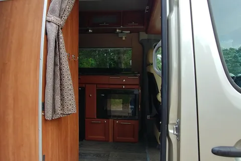 Andrew's Roadtrek SS Agile