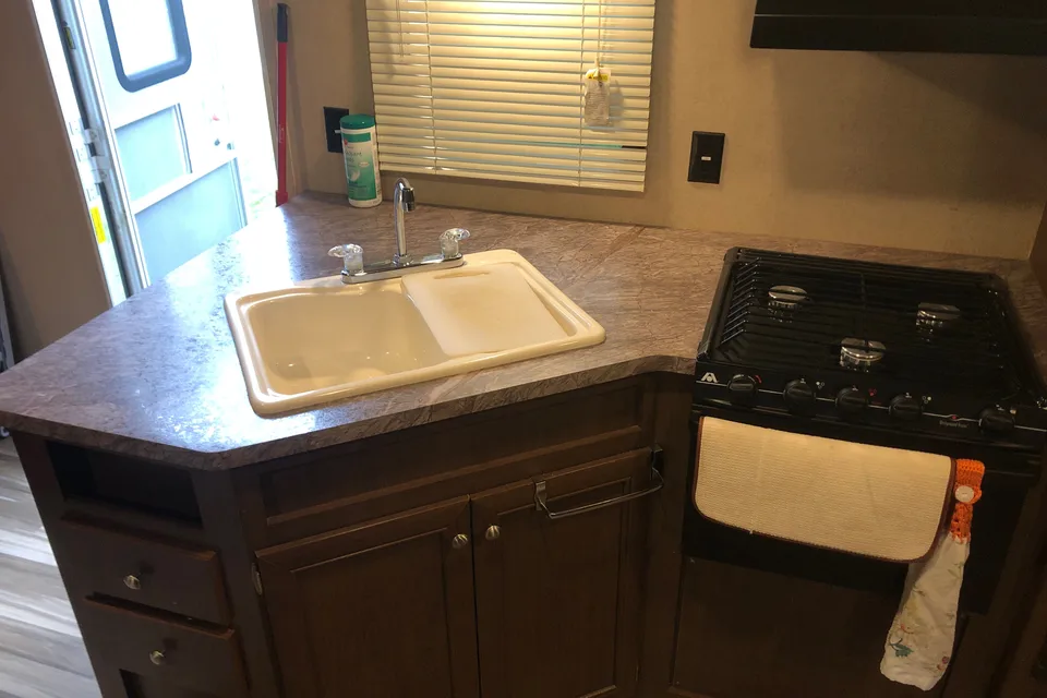 2016 Shasta Flyte 3150k Bunk Model