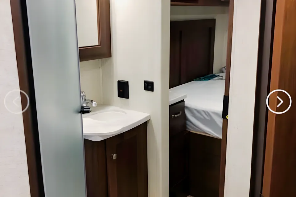 BOB-2018 Sleep 8 - 10 Forest River Sunseeker