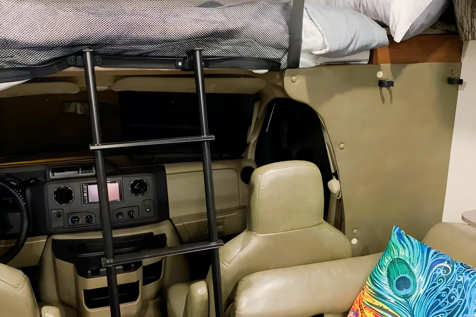 BOB-2018 Sleep 8 - 10 Forest River Sunseeker