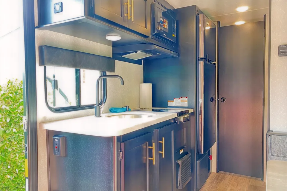 💙 BEST for RV Parks & Beach 💙 Easy To Tow 💙 Sleeps 5 💙