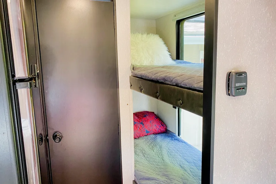 💙 BEST for RV Parks & Beach 💙 Easy To Tow 💙 Sleeps 5 💙