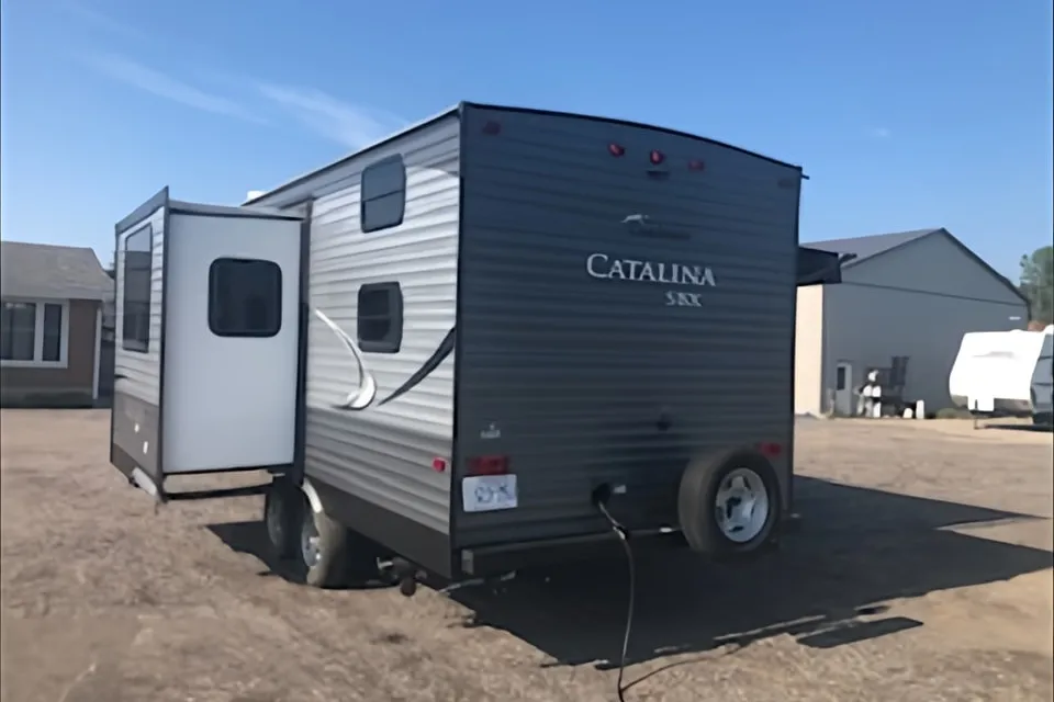 Coachmen Catalina 221 TBS Travel Trailer