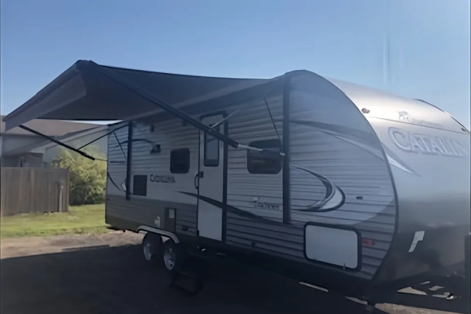 Coachmen Catalina 221 TBS Travel Trailer