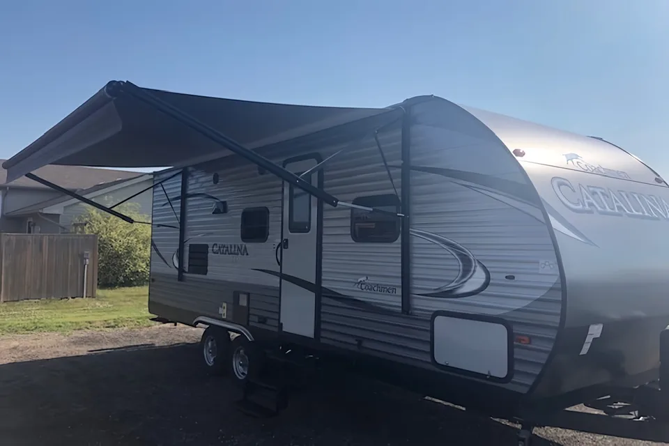 Coachmen Catalina 221 TBS Travel Trailer