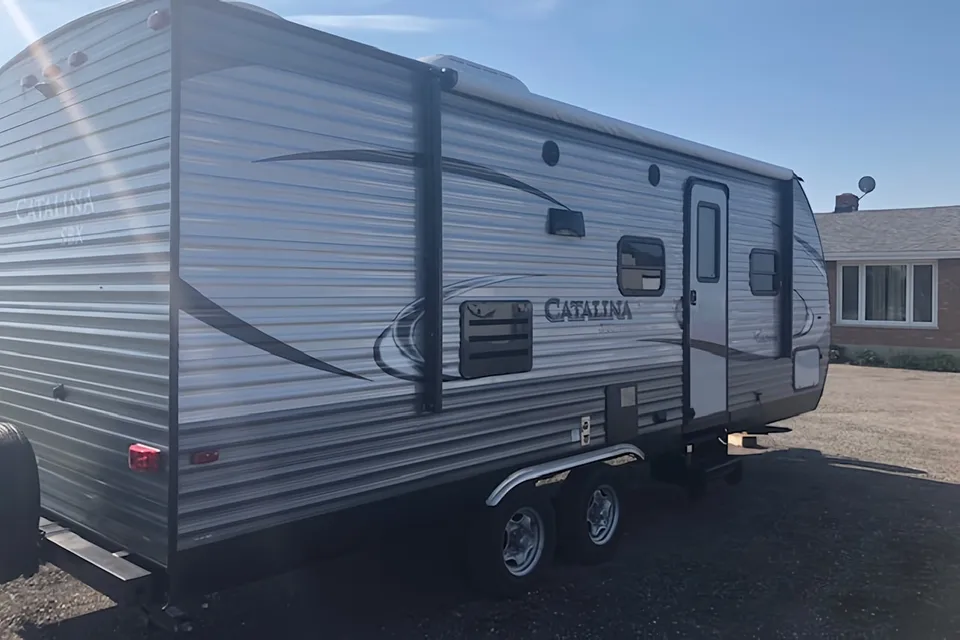Coachmen Catalina 221 TBS Travel Trailer