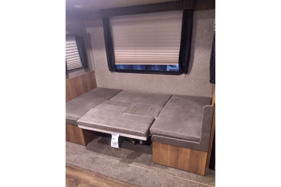 Coachmen Catalina 221 TBS Travel Trailer
