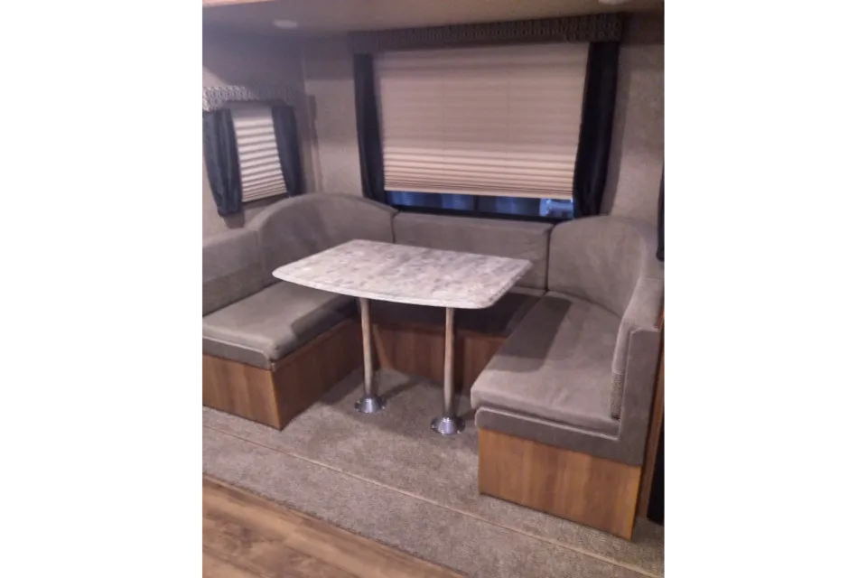 Coachmen Catalina 221 TBS Travel Trailer