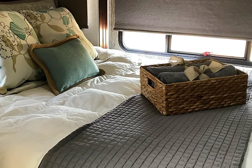 The BEST Local Class C RV for San Diego Camping!  