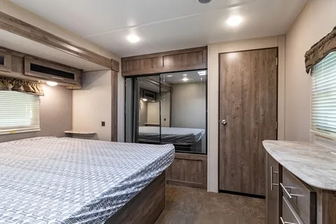 Tim's Aurora 34BHTS Travel Trailer
