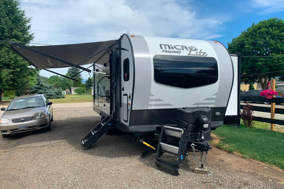 Shadoe's Flagstaff Microlite Travel Trailer