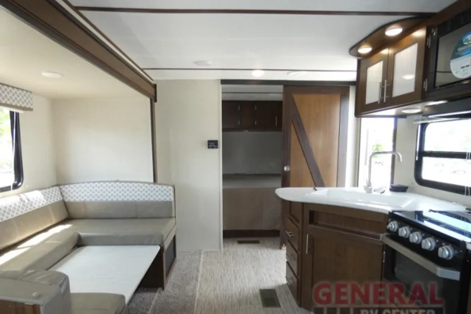 Sun Prime Time Avenger ATI Travel Trailer