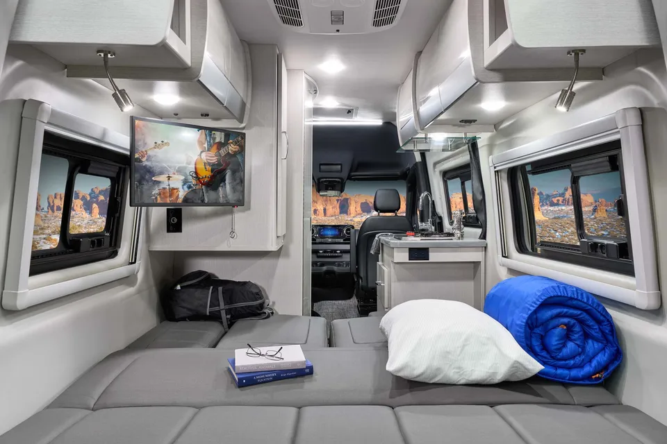 Ready to adventure! 2022 Thor Mercedes 4x4 Adventure van - 0ff-grid ready