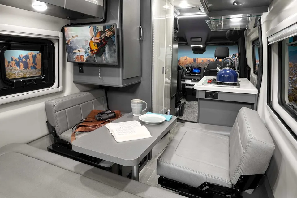 Ready to adventure! 2022 Thor Mercedes 4x4 Adventure van - 0ff-grid ready