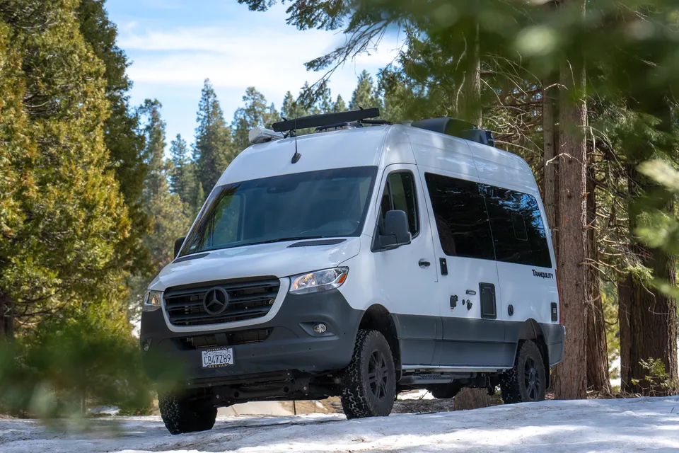 Ready to adventure! 2022 Thor Mercedes 4x4 Adventure van - 0ff-grid ready