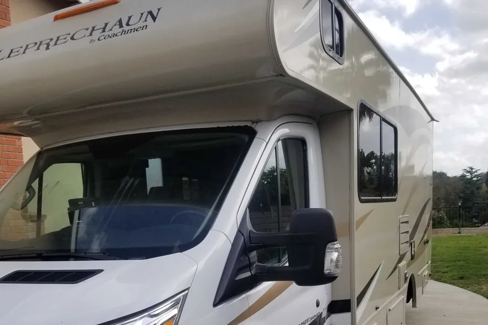 Horacio's Coachmen Leprechaun 20cb Class C