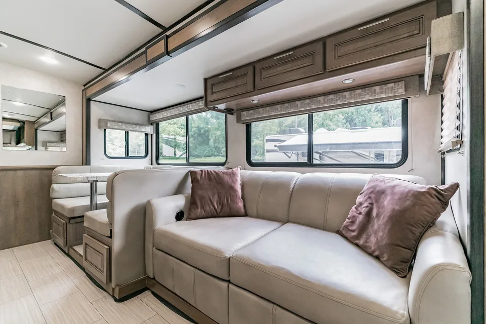 RV Francis - One of the best Class A RV's you are likely to find