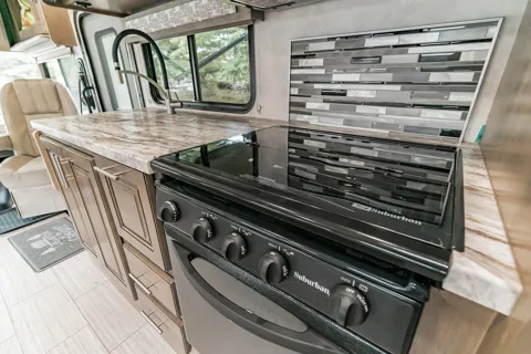 RV Francis - One of the best Class A RV's you are likely to find