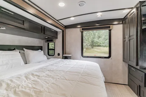 RV Francis - One of the best Class A RV's you are likely to find