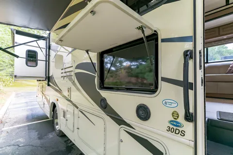 RV Francis - One of the best Class A RV's you are likely to find