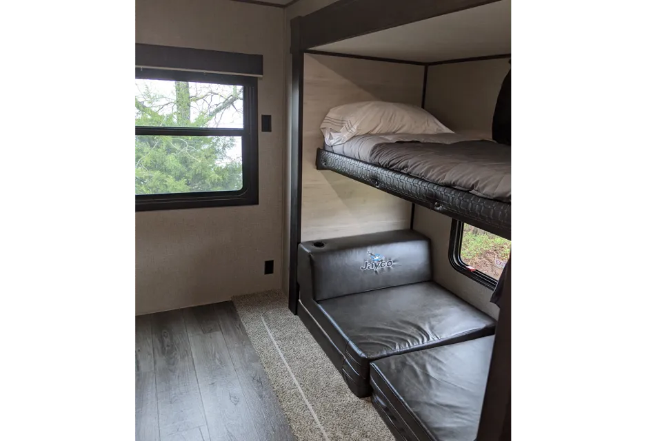 Jayco Jay Flight Bunkhouse  32BHDS Travel Trailer