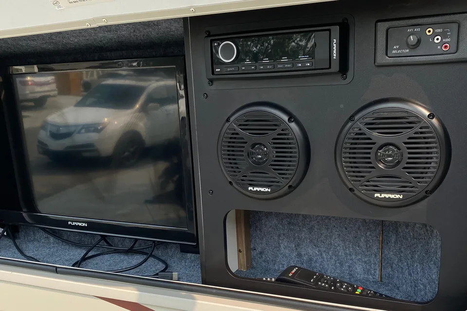 Steve's Coachmen Prism 2250LE Class C (Diesel)
