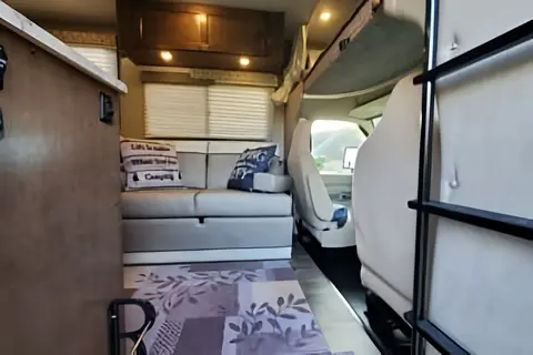 RV Trippin - “Waldo” Winnebago 25J Class C